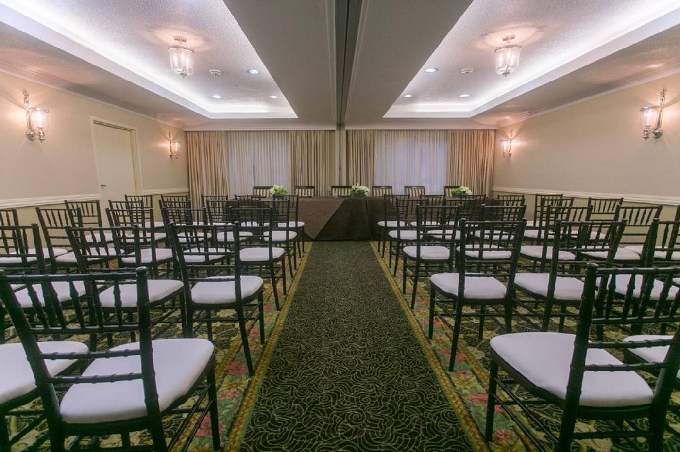 Comfort-Suites-Paradise-Island-Conferences-56