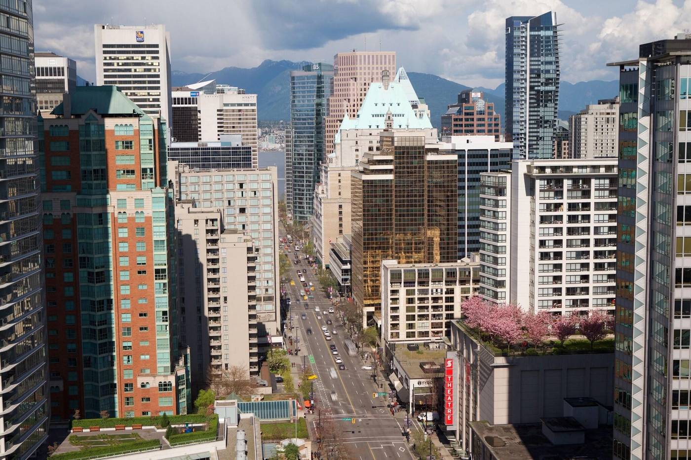Century-Plaza-Hotel---Spa-Vancouver-General-view-1