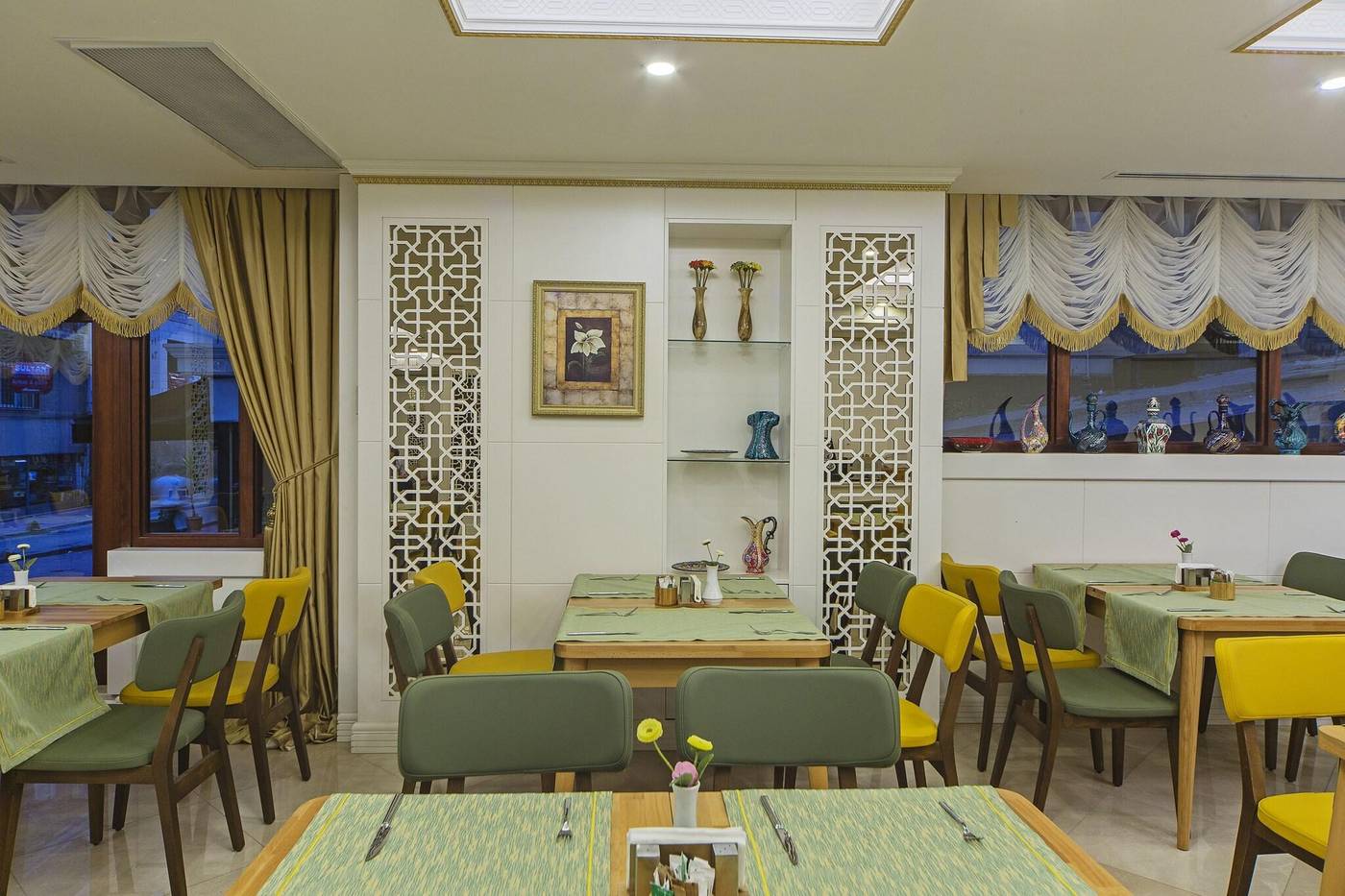 Grand-Naki-Hotel-Lobby-49