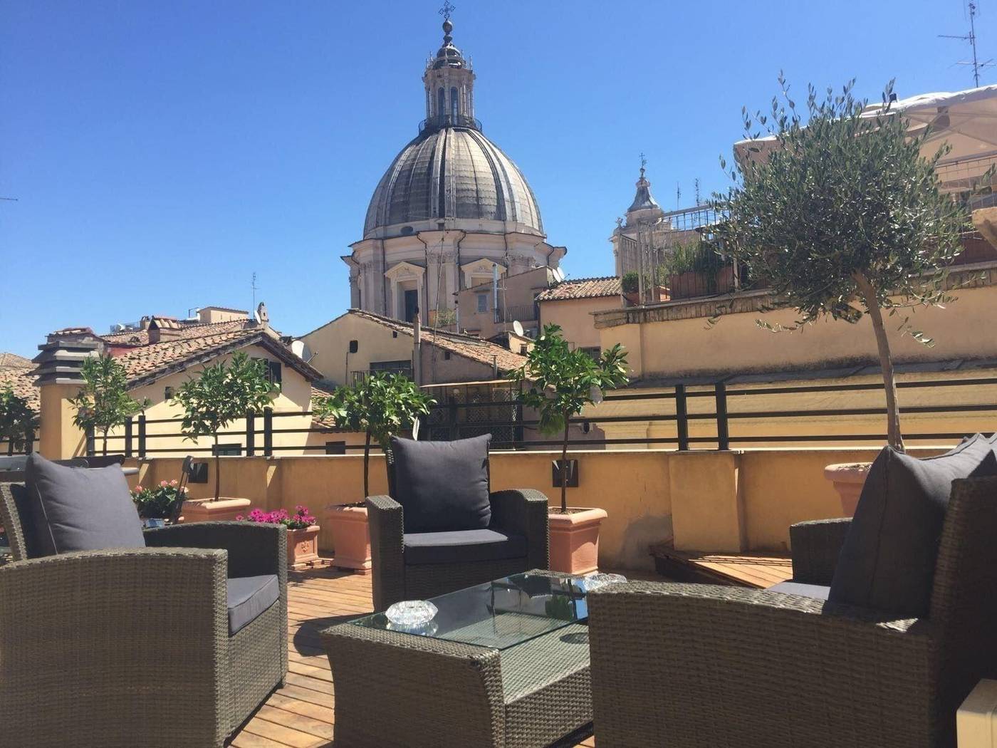 Navona-Residenza-De-Charme-Terrace-2