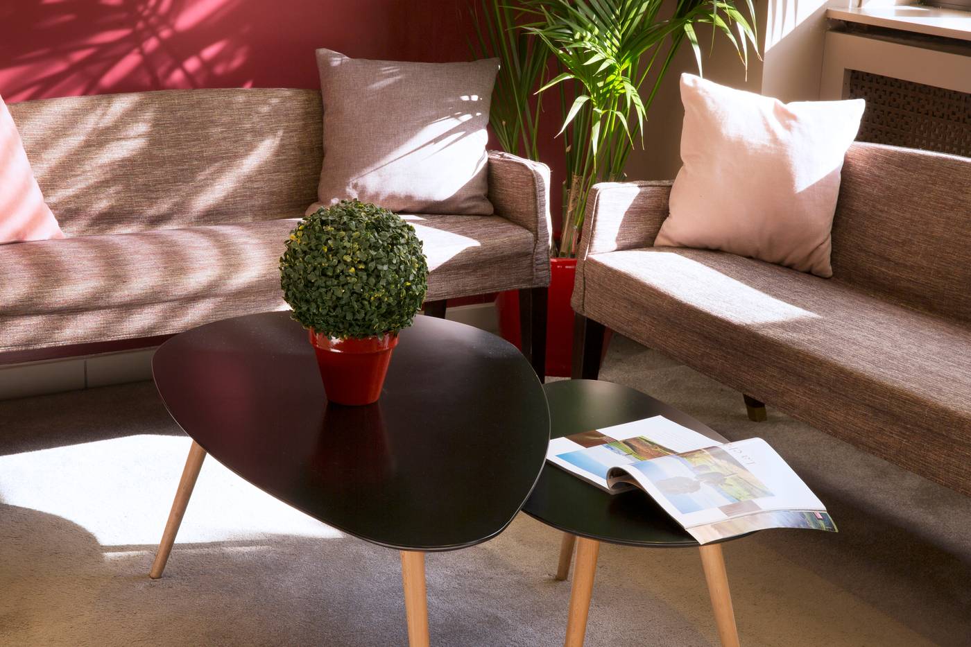 Europe-Tour-Eiffel-Lobby-2