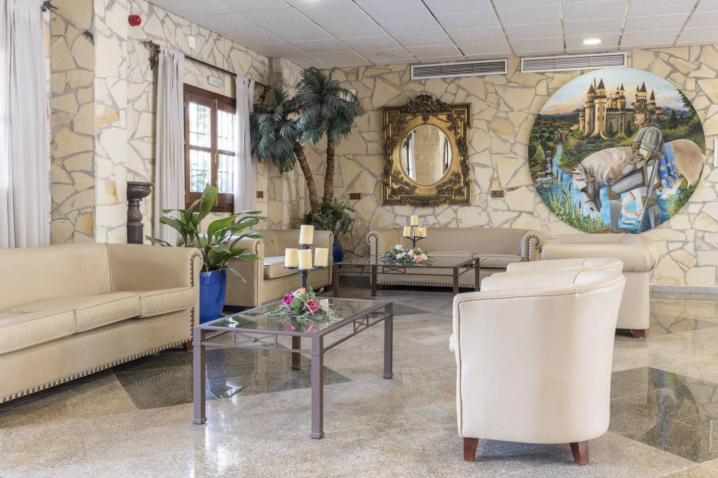 Hotel-Plaza-del-Castillo-Lobby-56