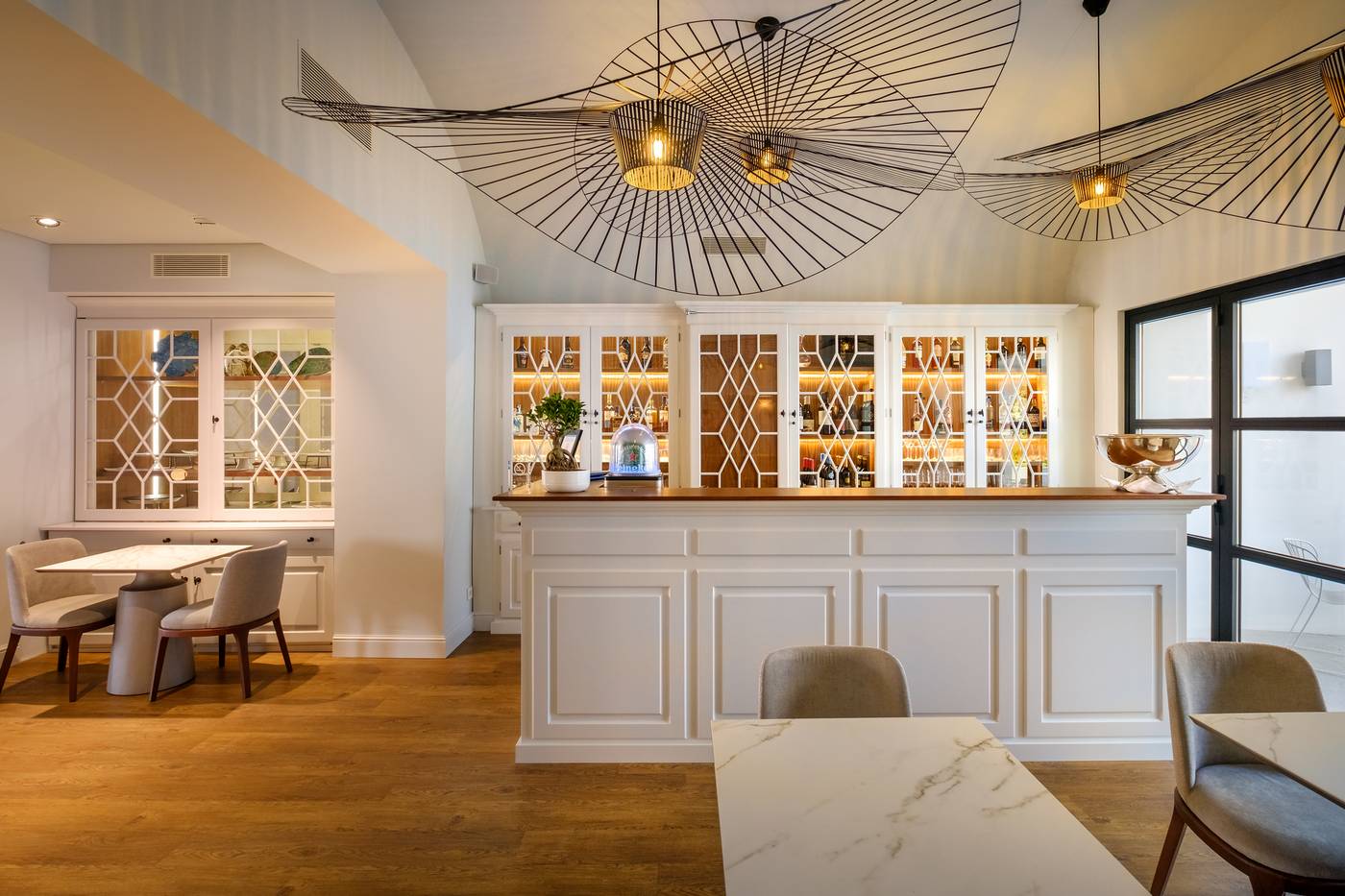 Mourasuites-Hotel-Restaurant-14