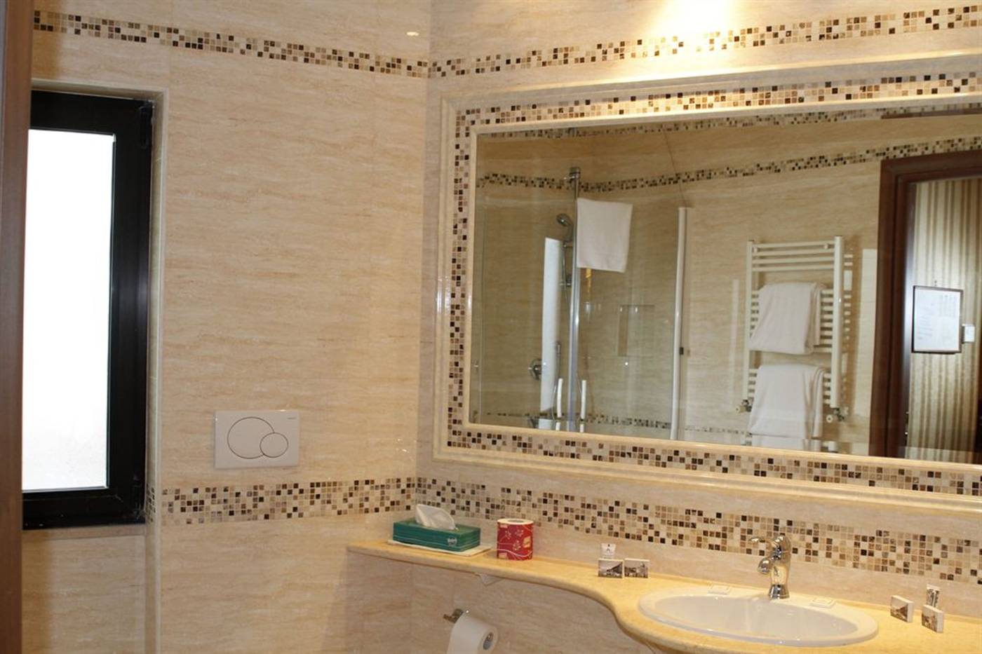 The-Major-Hotel-Room-30