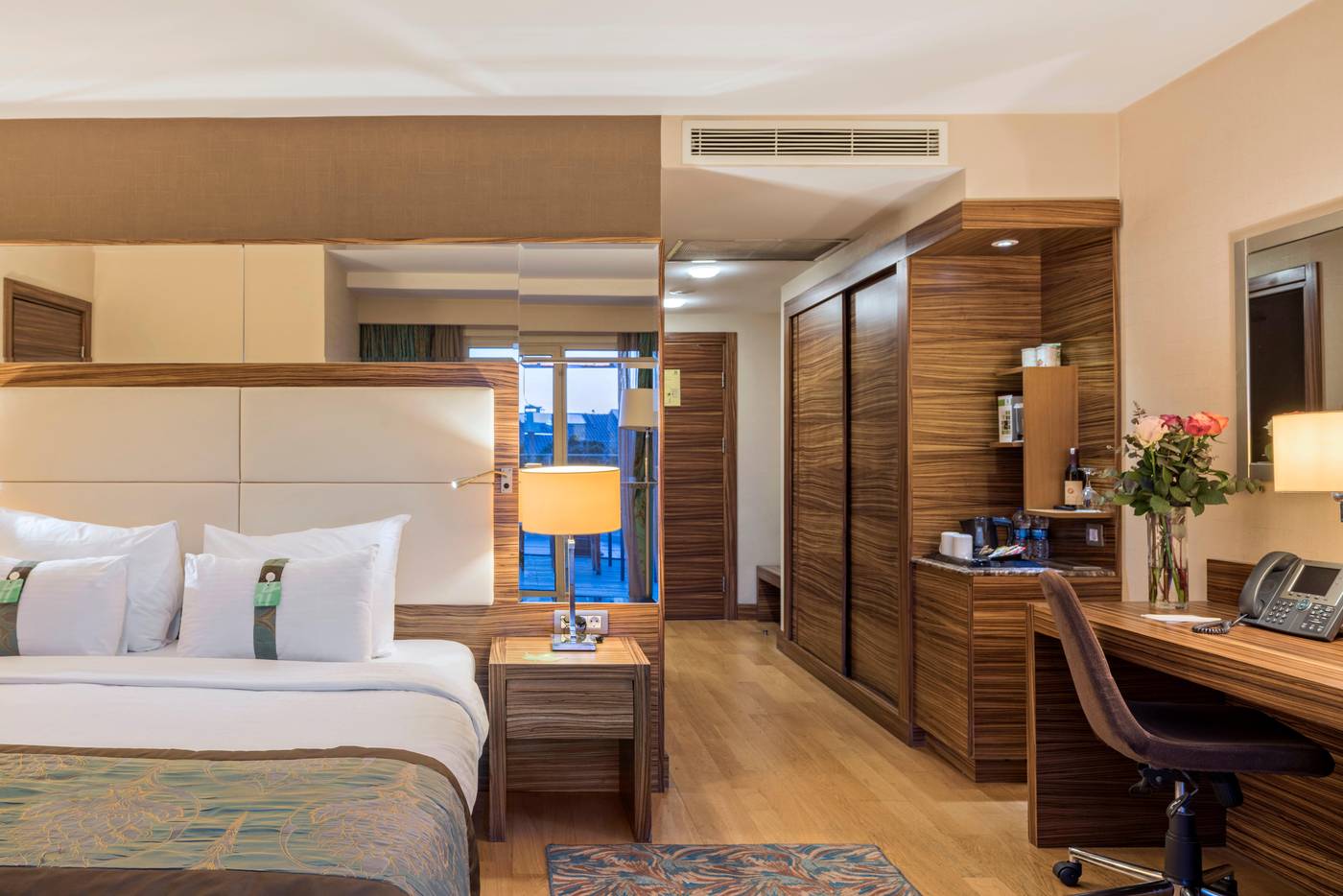 Holiday-Inn-Sisli-Room-4