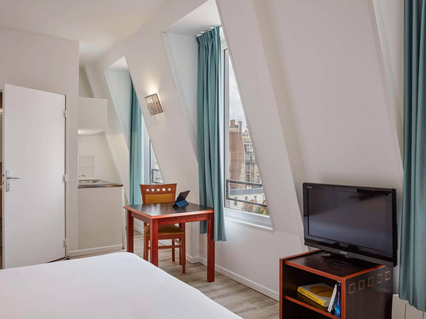 Aparthotel-Adagio-access-Paris-Philippe-Auguste-Room-12