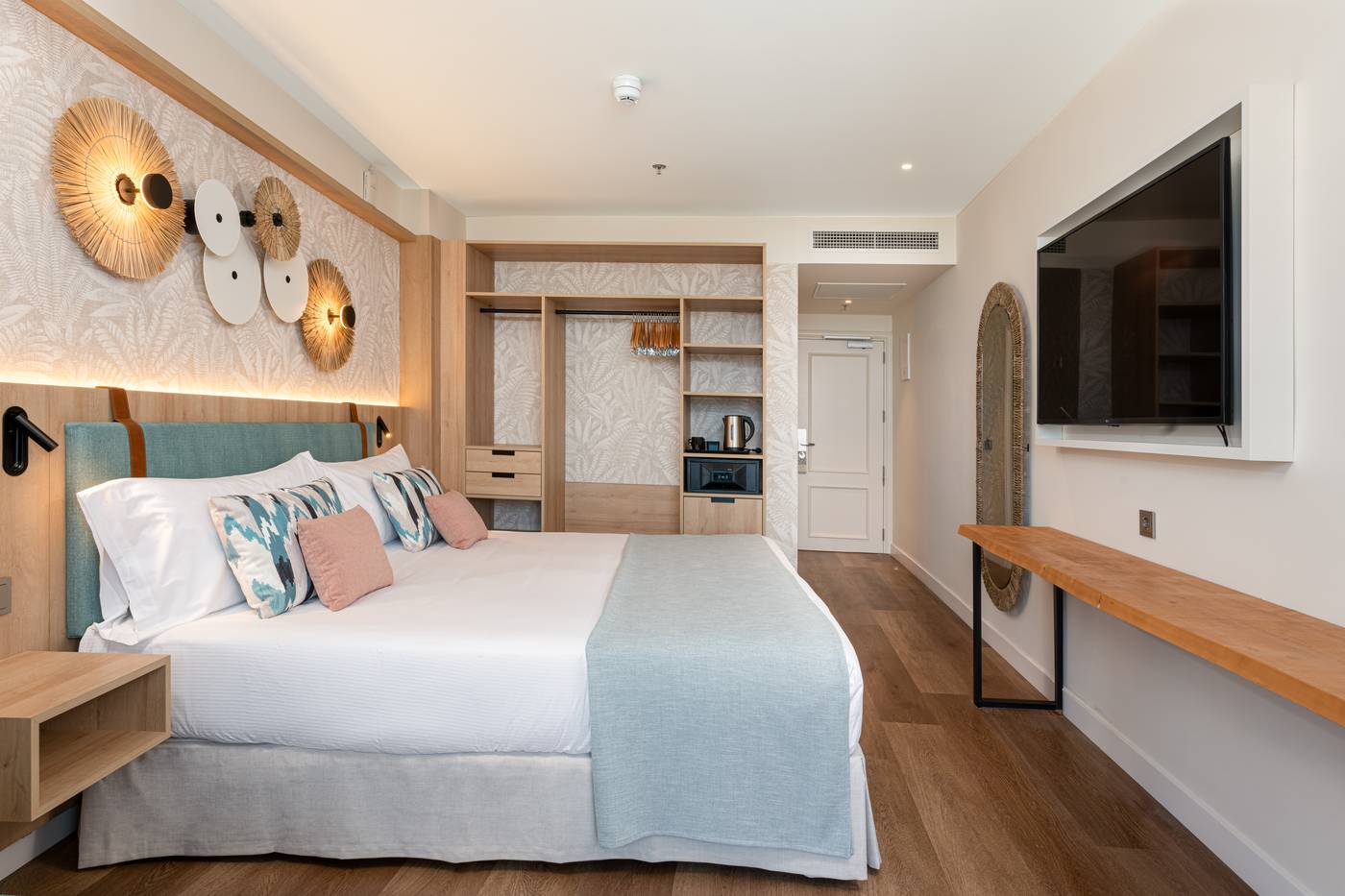 Mediterranean-Palace-Hotel-Room-14