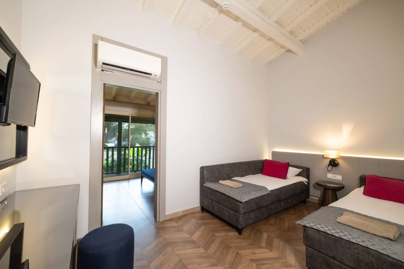 Crystal-Flora-Beach-Resort-Room-32