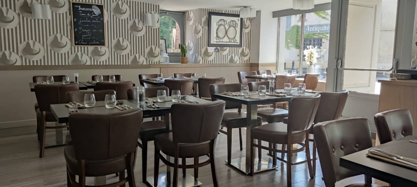 Hob-Le-Cheval-Blanc-Restaurant-11