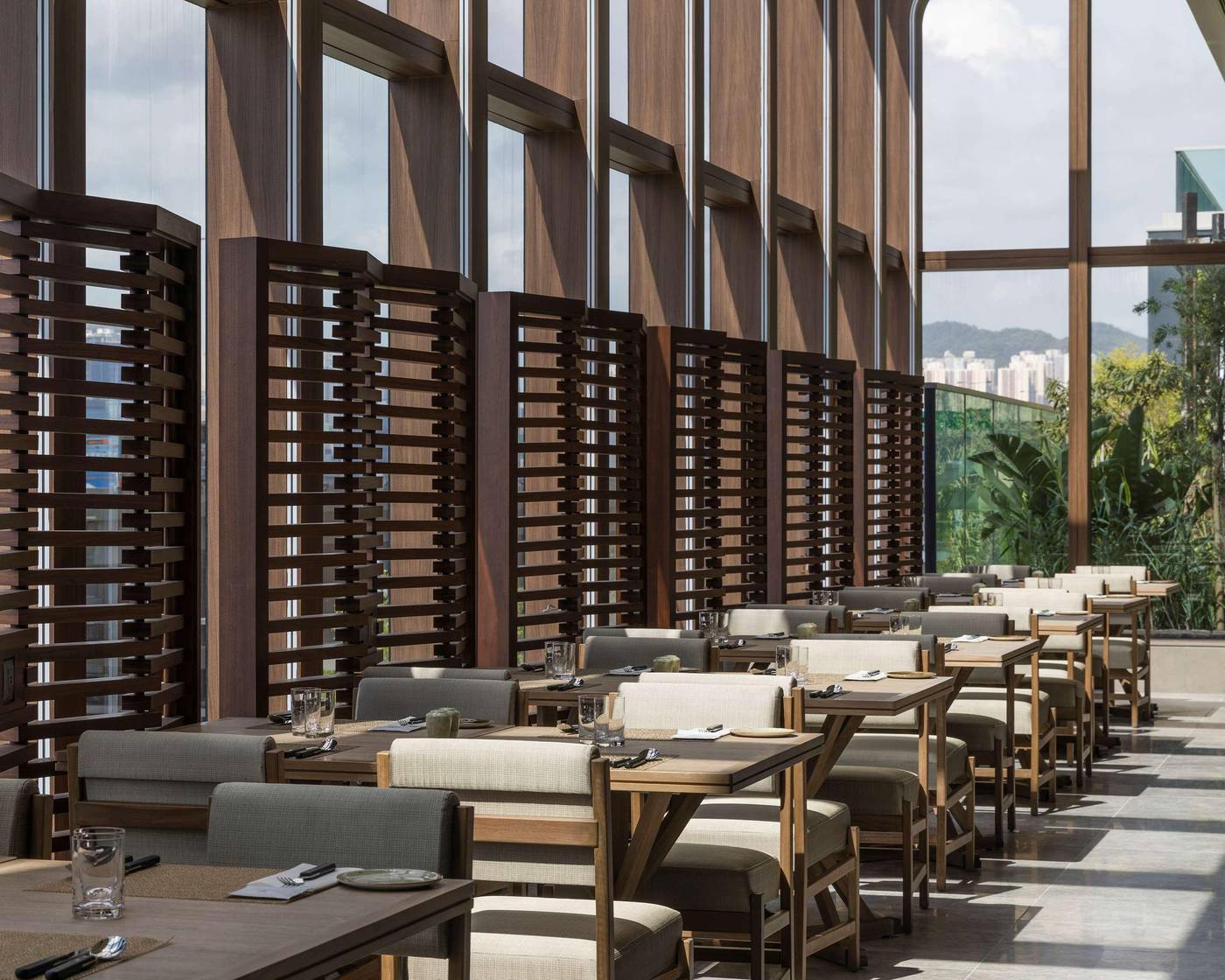 Hyatt-Centric-Victoria-Harbour-Restaurant-30