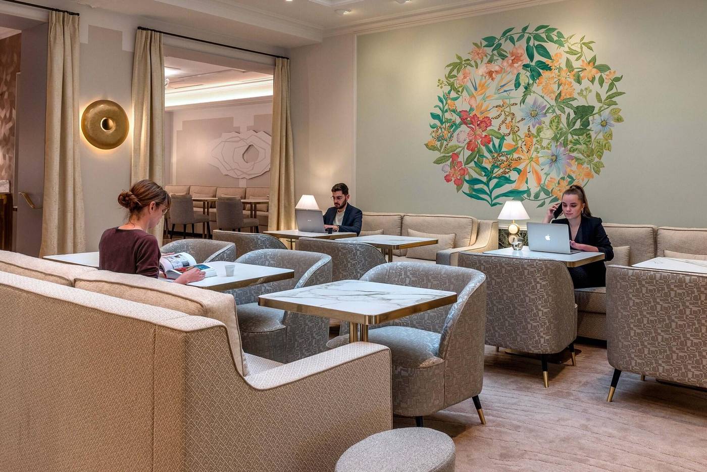 Hotel-Camille-Paris-Gare-De-Lyon-Tapestry-Collection-By-Hilton-Lobby-14