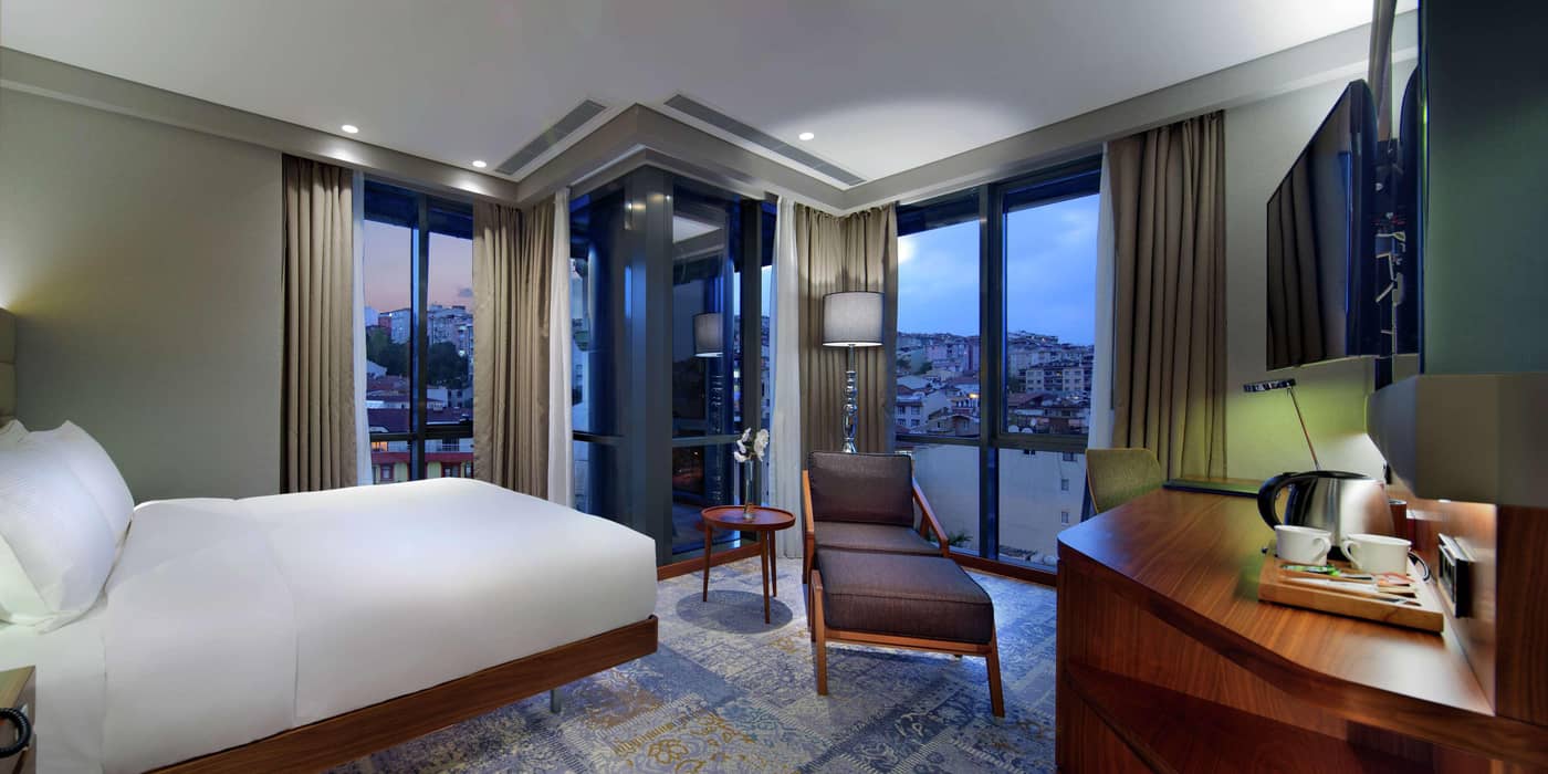 Doubletree-By-Hilton-Istanbul-Piyalepasa-Room-15