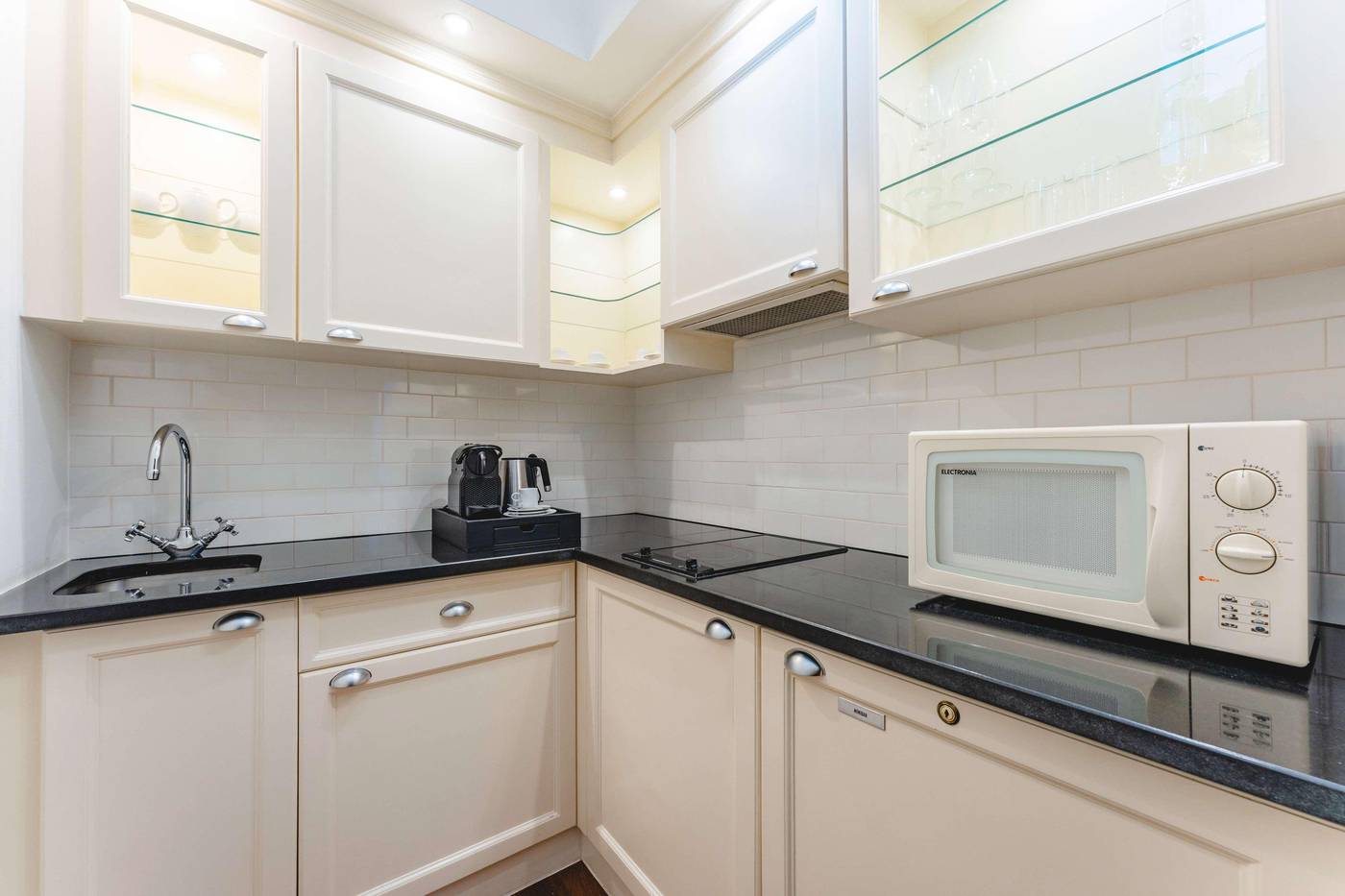 Reid-s-Palace-Room-60