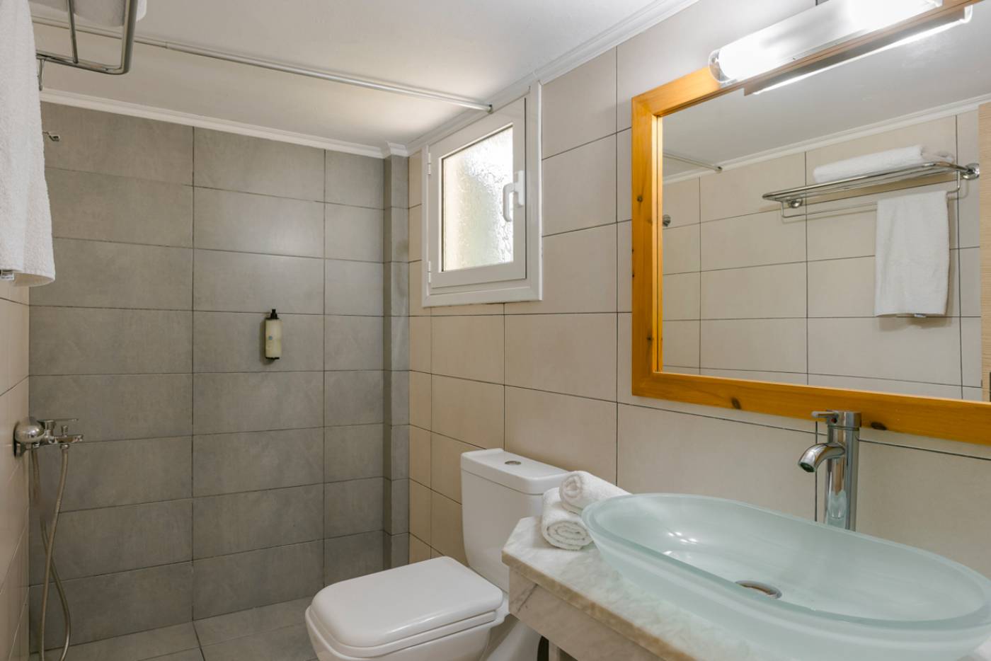 Century-Resort-Apartments-Room-68