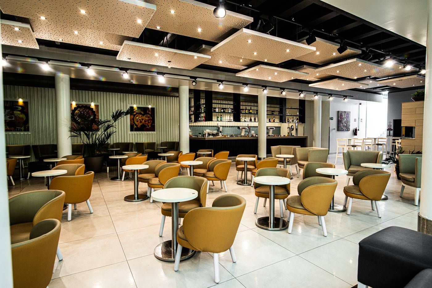 Aequora-Lazarote-Suites-Bar-57