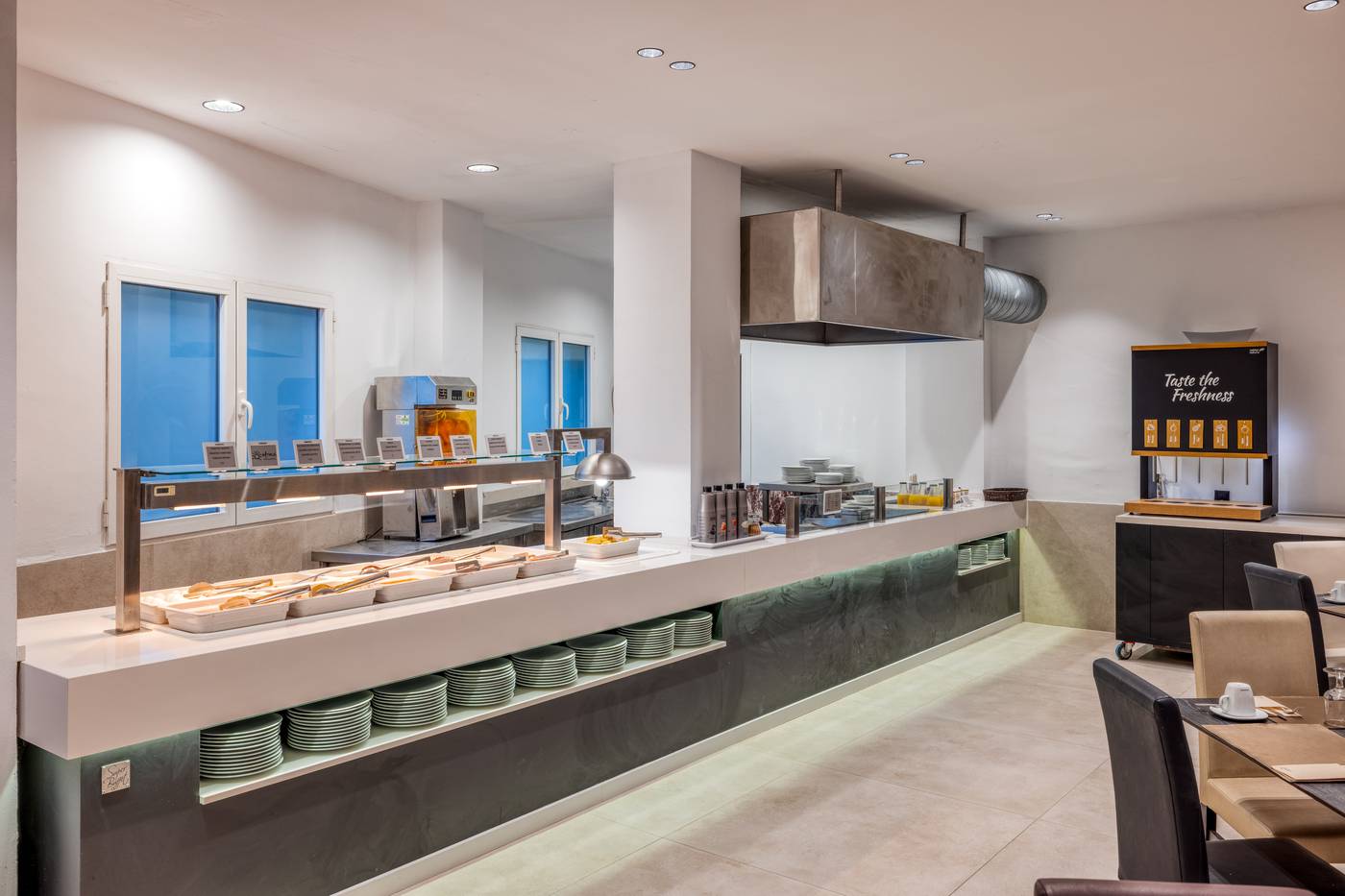 Ohtels-Gran-Hotel-Almeria-Restaurant-23