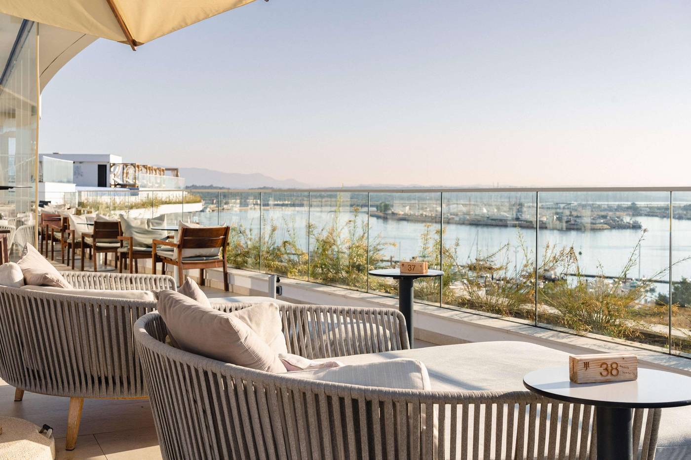 Jupiter-Marina-Hotel---Couples---Spa--Adults-Only--Bar-20