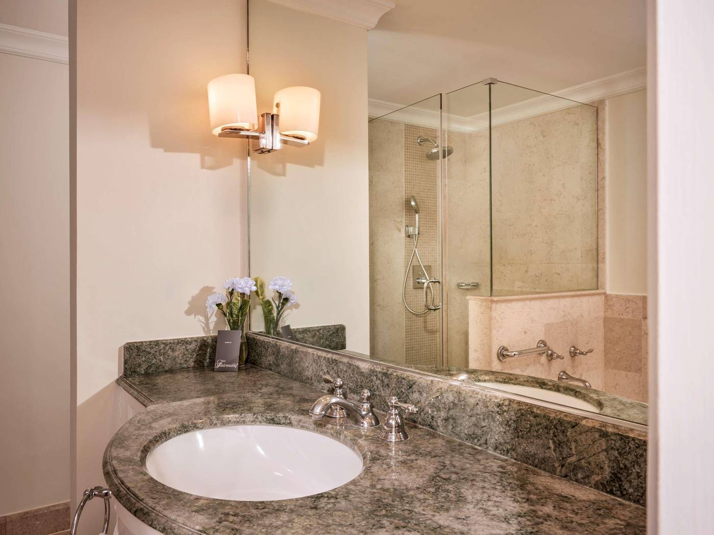 The-Fairmont-Royal-Pavilion-Room-44