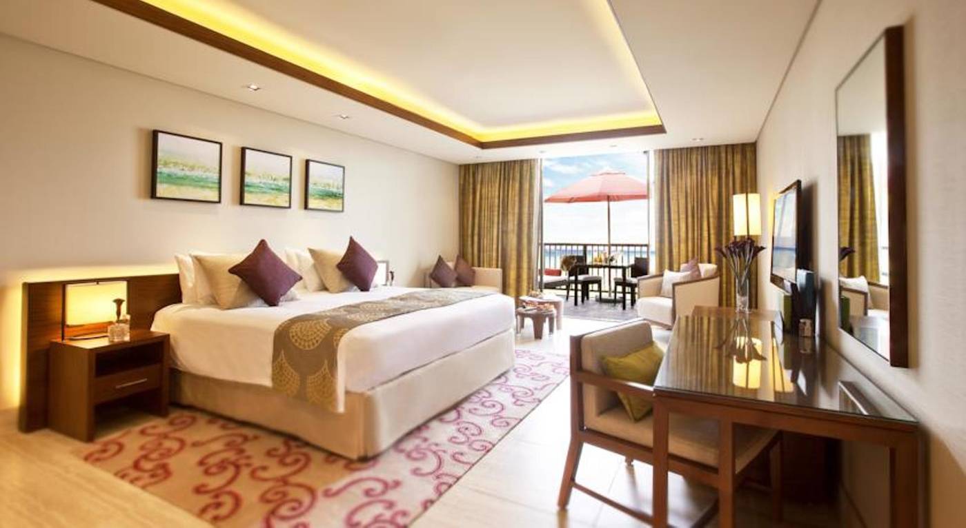 JA-Palm-Tree-Court-Room-31