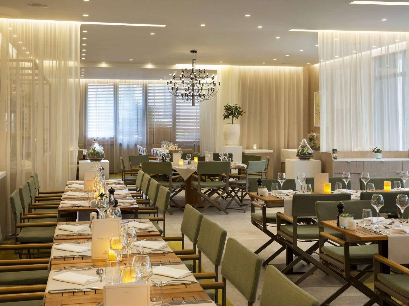 Hotel-Barriere-Le-Gray-d-Albion-Restaurant-39