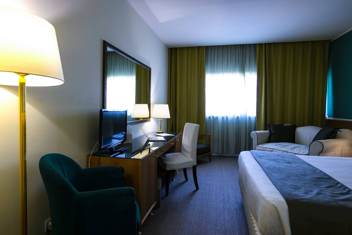 BV-Oly-Hotel-Room-19