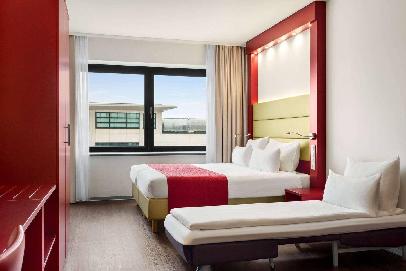 Amedia-Amsterdam-Airport-Trademark-by-Wyndham-Room-17