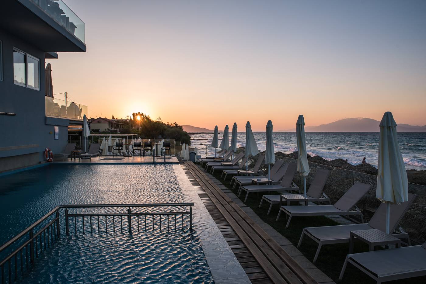 Golden-Coast-Resort---Spa-Pool-3