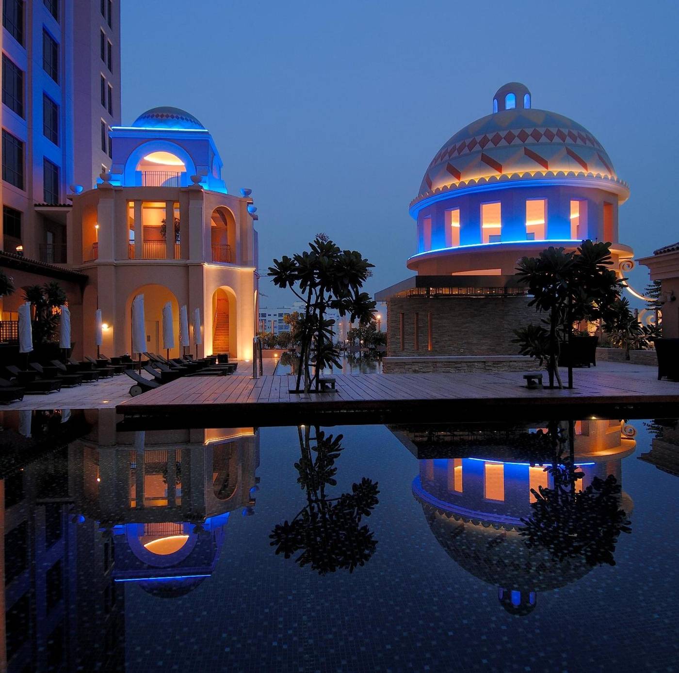 Hotel-Kempinski-Mall-Of-The-Emirate-Pool-4