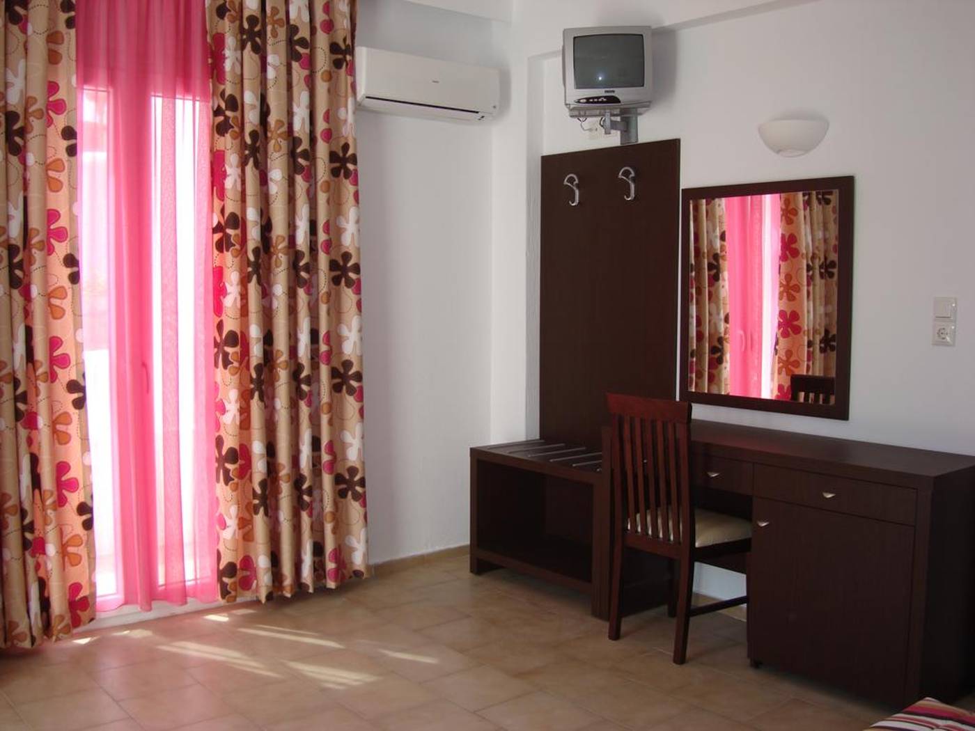 Elena-Studios---Suites-Room-13
