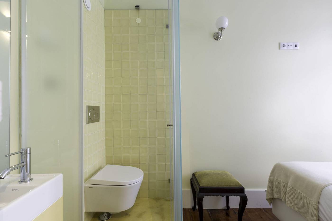 1898-Home---Suites-Room-34