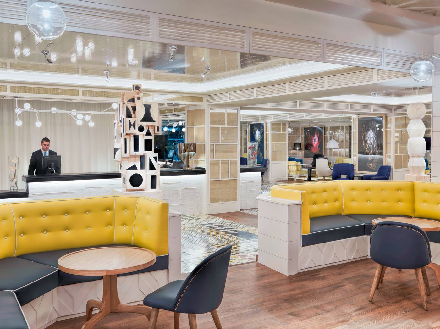 H10-Las-Palmeras-Lobby-31