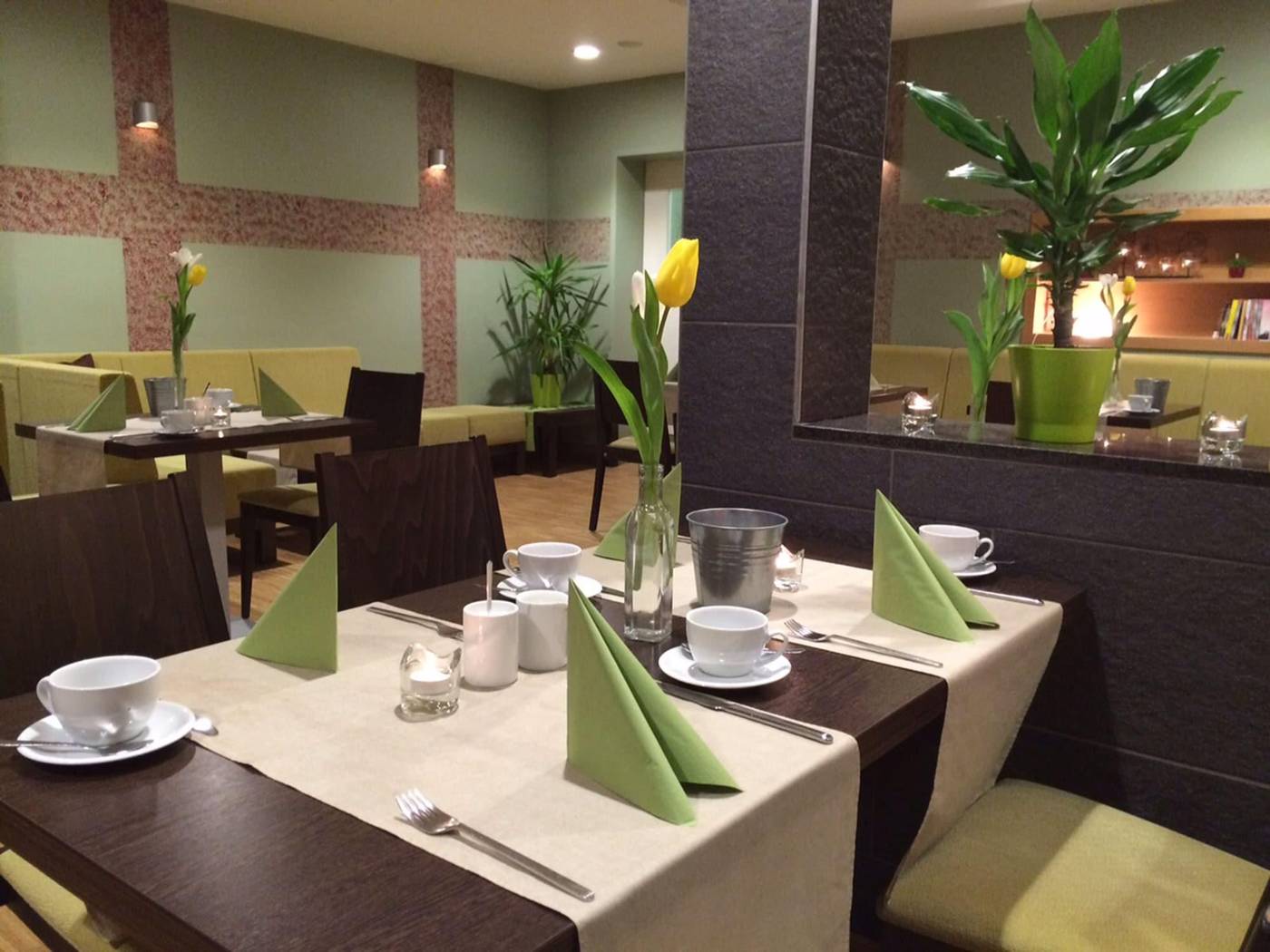 Holi-Hostel-Hotel-Restaurant-33