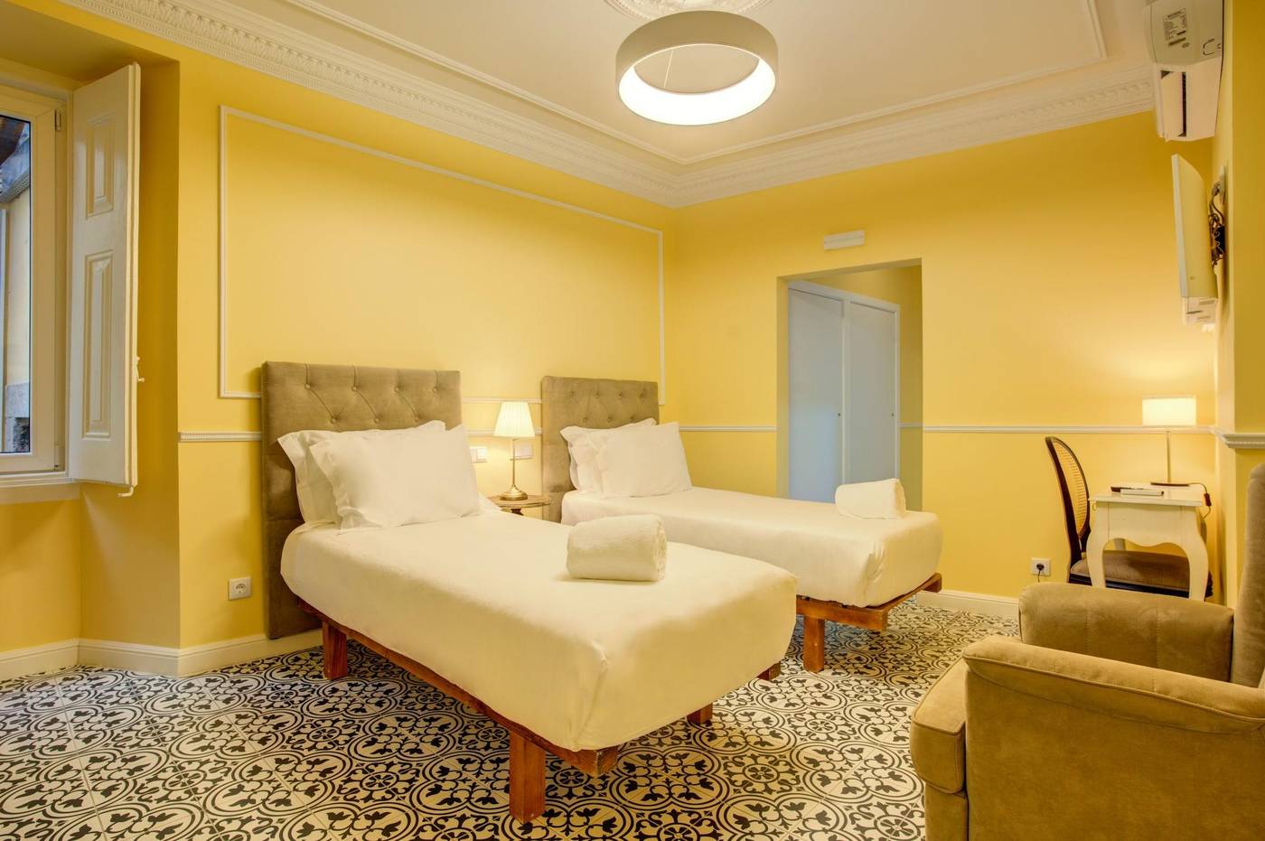 Solar-Dos-Poetas-Room-52