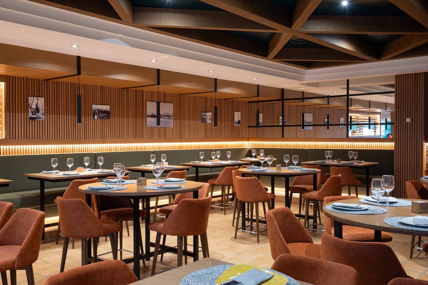 Valentin-Sancti-Petri-Restaurant-43