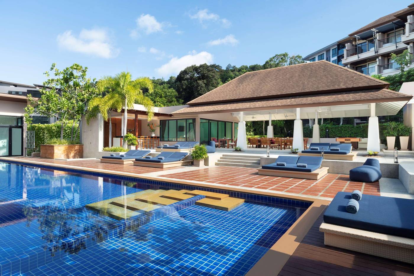 Avani-Ao-Nang-Cliff-Krabi-Resort--SHA-Extra---Pool-4