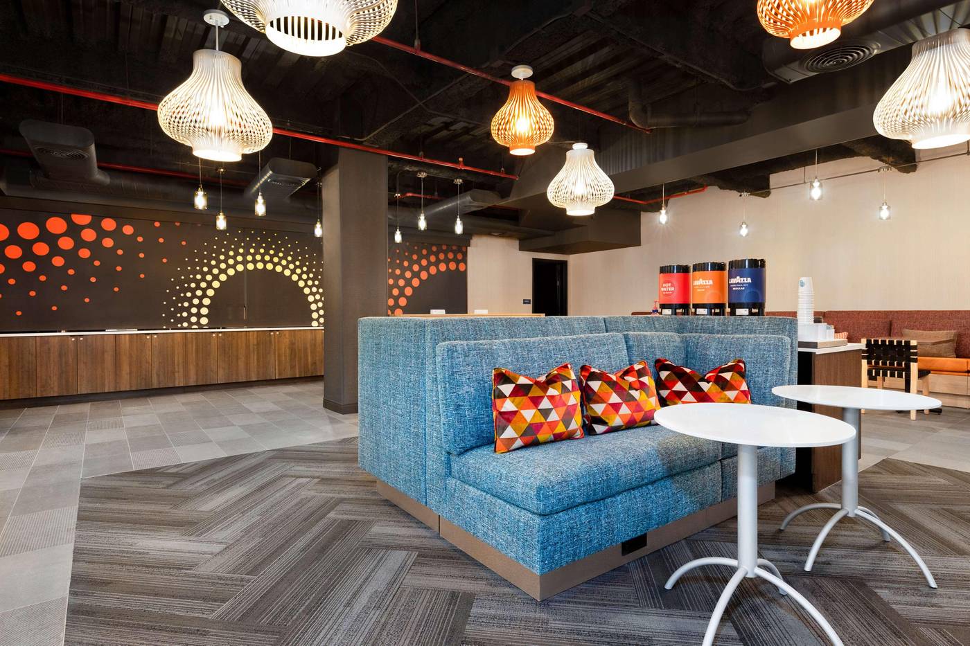 Tru-By-Hilton-Brooklyn-Lobby-1