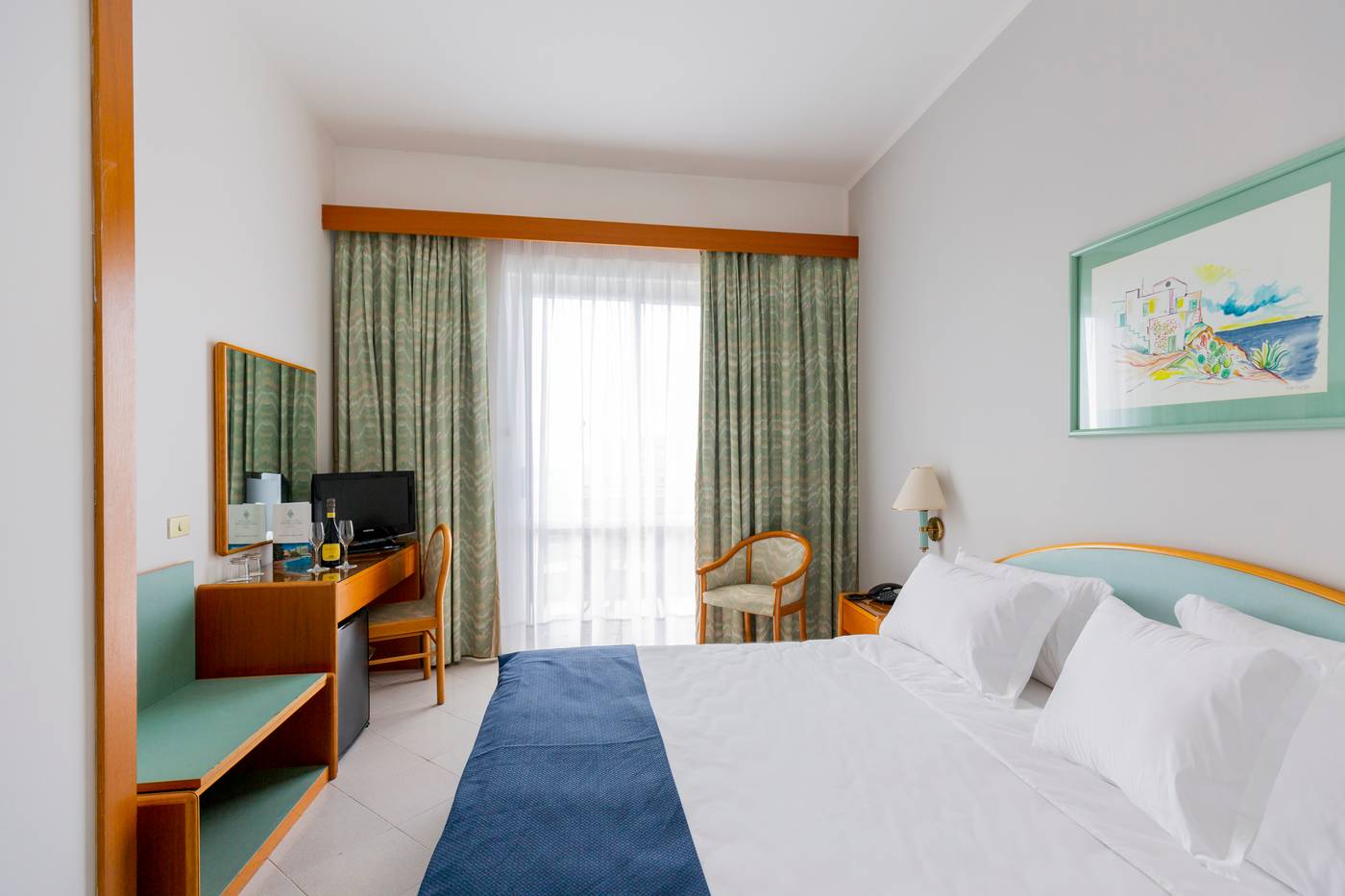 Carlton-International-Room-13