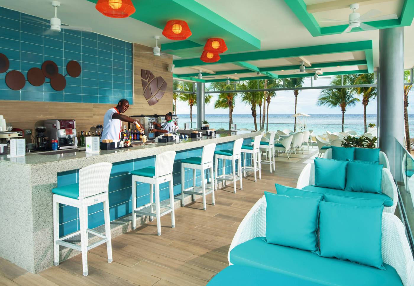 Riu-Ocho-Rios-All-Inclusive-Bar-44