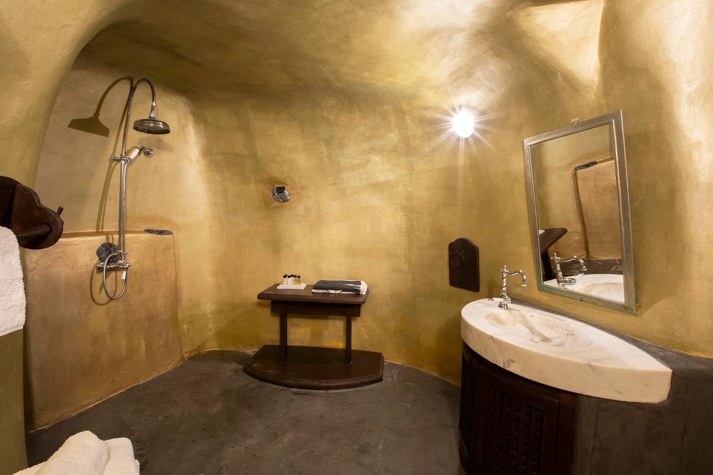 Ducato-Di-Oia-Room-32