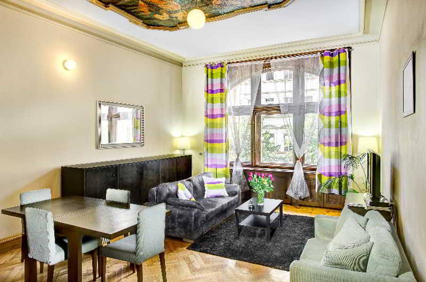 The-Art-House-Room-13