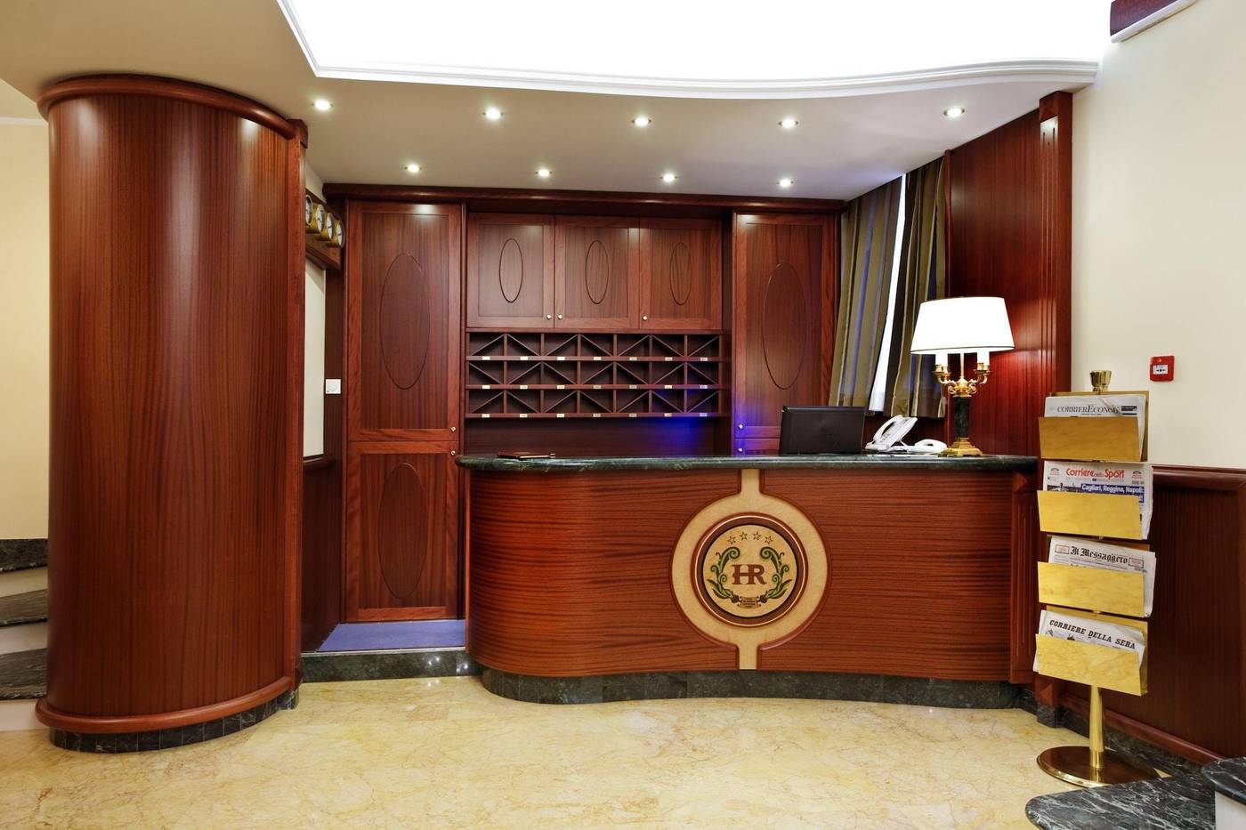 Hotel Rojan-Italy-Sulmona-Lobby-10