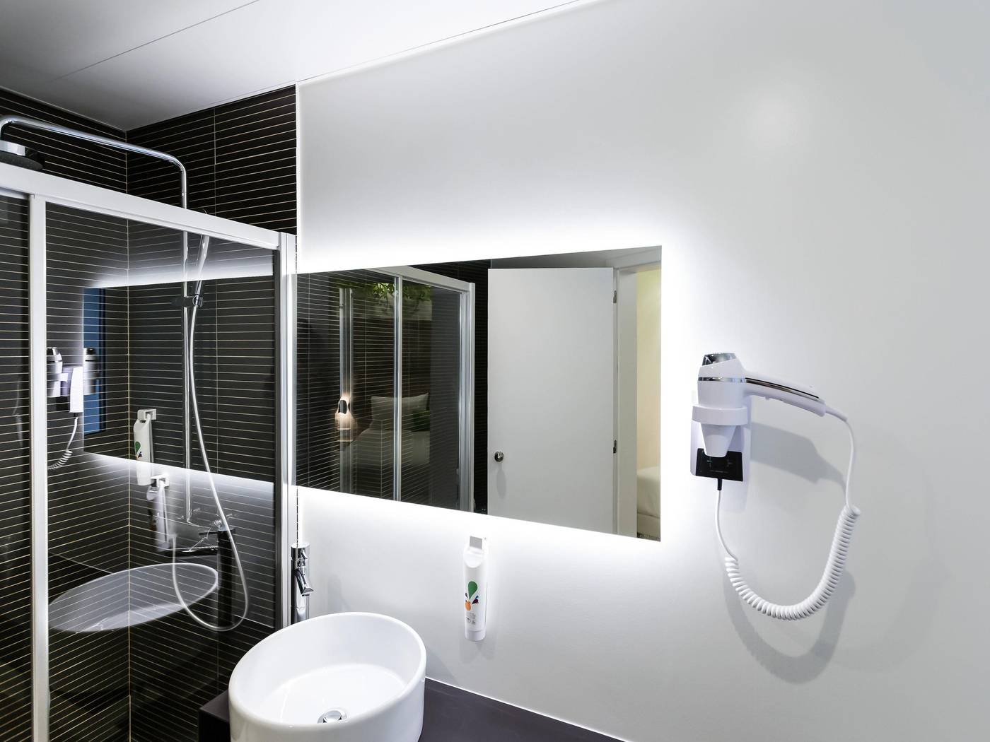 ibis-Styles-Lisboa-Centro-Marqu-s-de-Pombal-Room-38