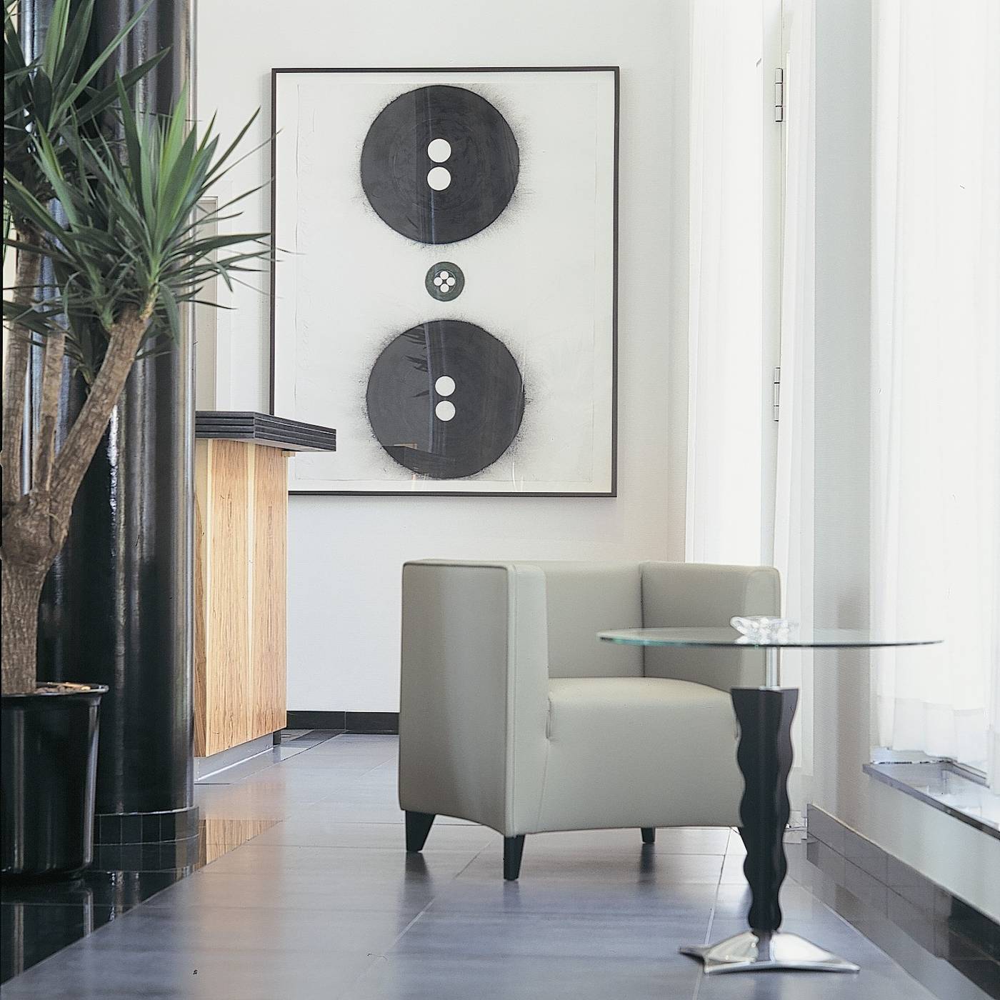 art-otel-Budapest-powered-by-Radisson-Hotels-Lobby-10