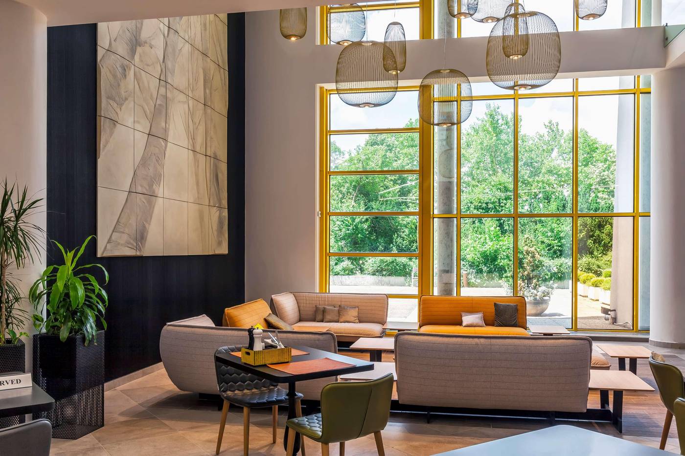 Danubius-Hotel-Helia-Lobby-5