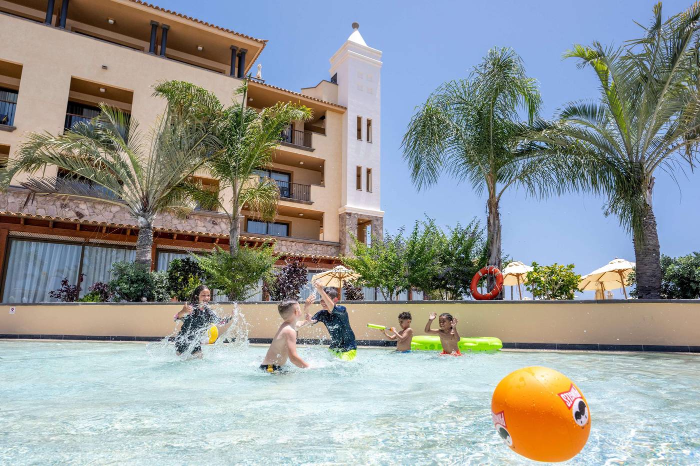 Hotel-GF-Gran-Costa-Adeje-Pool-10