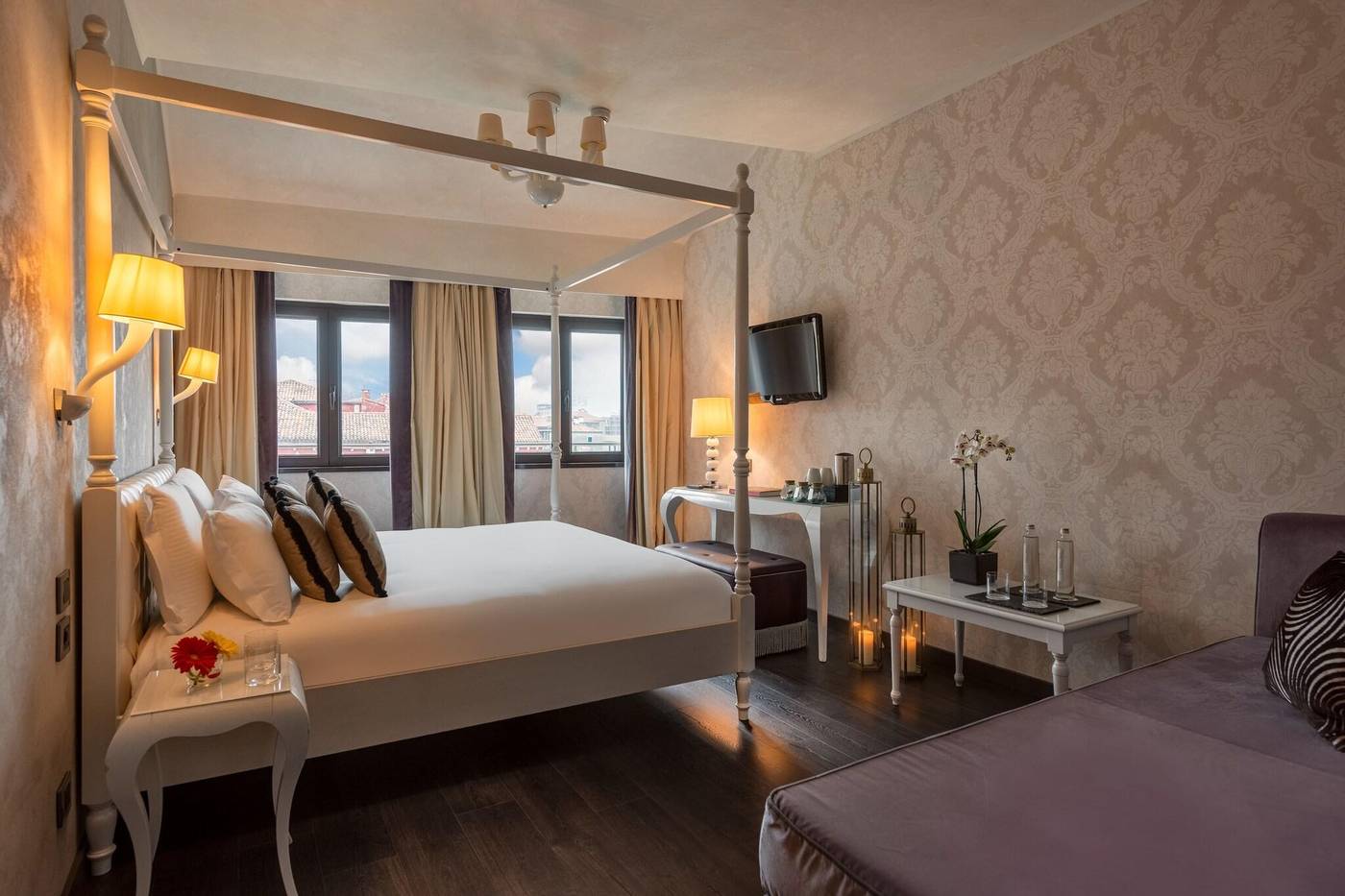 Carnival-Palace-Room-6