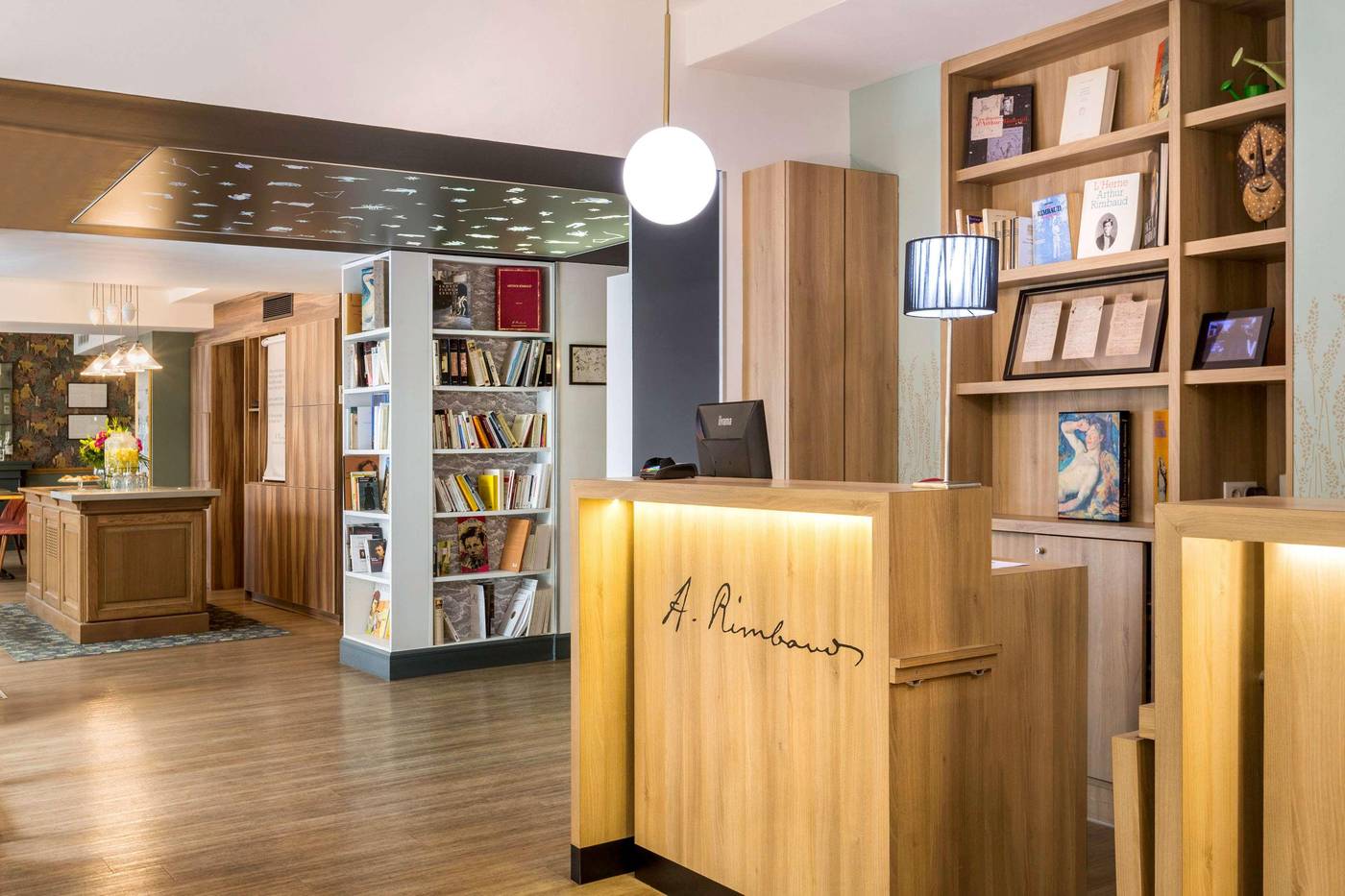 Hotel-Litteraire-Arthur-Rimbaud--BW-Signature-Coll-Lobby-6