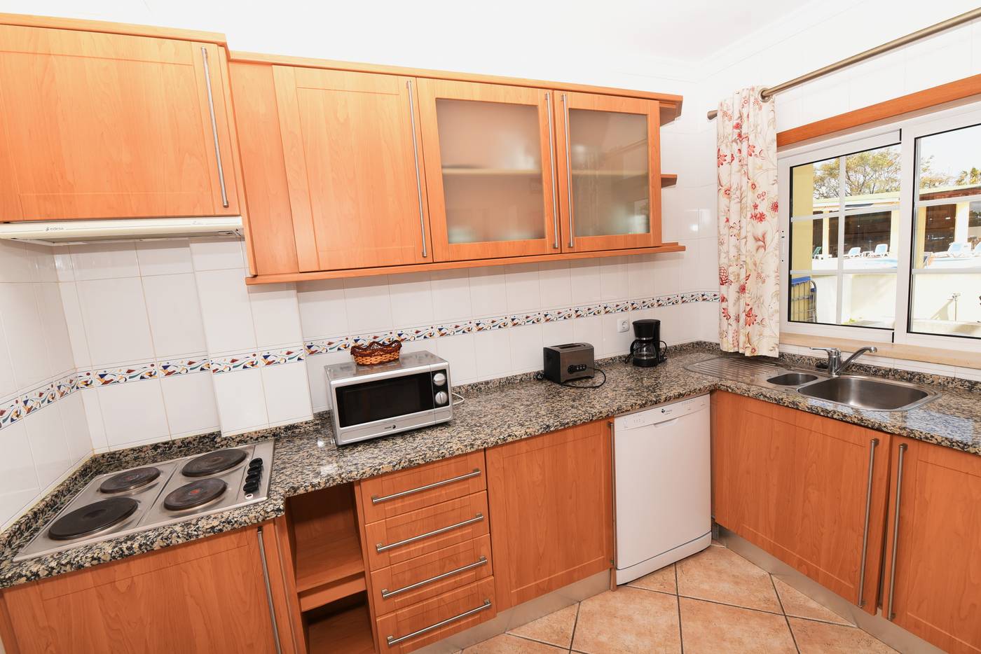 Real-Lota-Room-36