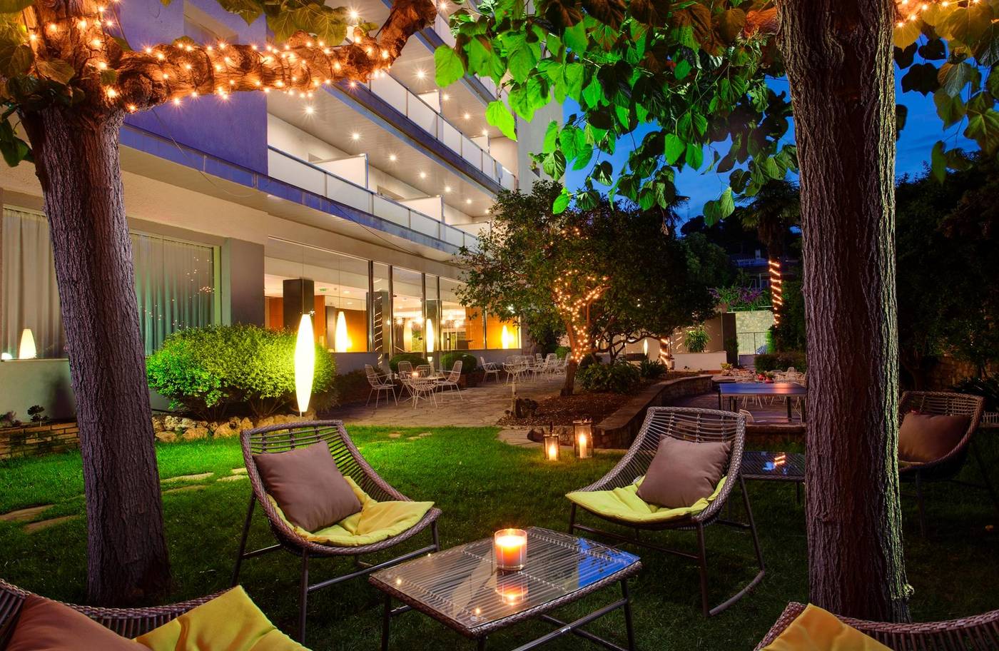 Hotel-Astari-Terrace-5