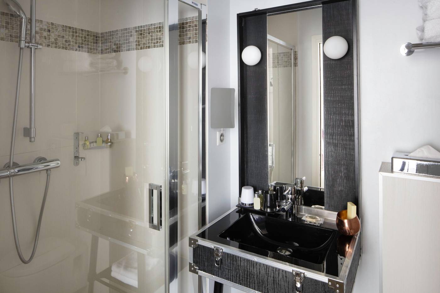 Le-123-Sebastopol-Astotel-Room-32